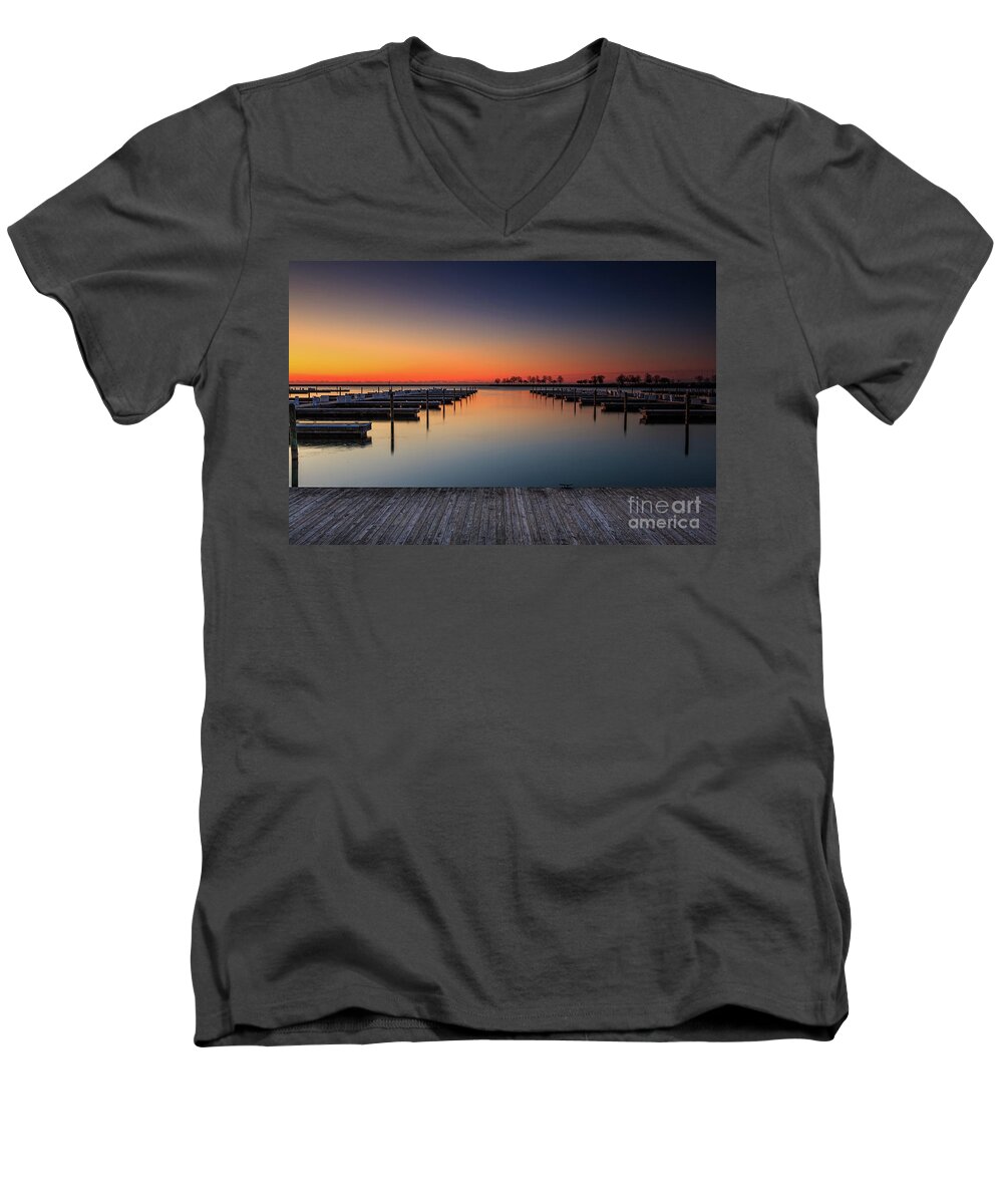 Andrew Slater Photography Men's V-Neck T-Shirt featuring the photograph Ready to Dock by Andrew Slater