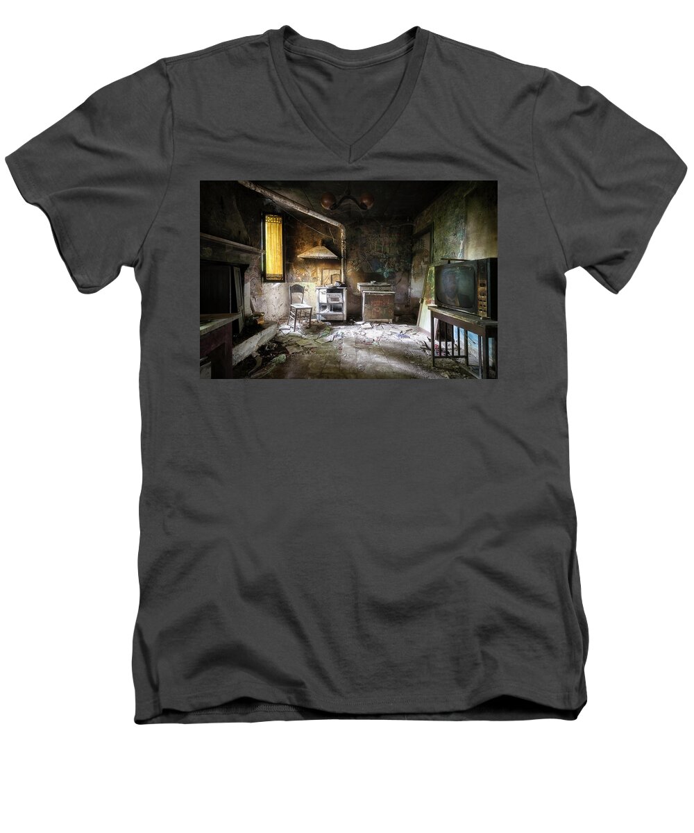 Urban Men's V-Neck T-Shirt featuring the photograph Abandoned Kitchen of an Artist by Roman Robroek