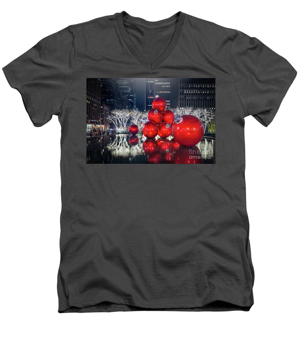 Kremsdorf Men's V-Neck T-Shirt featuring the photograph Christmas Comes To Town by Evelina Kremsdorf