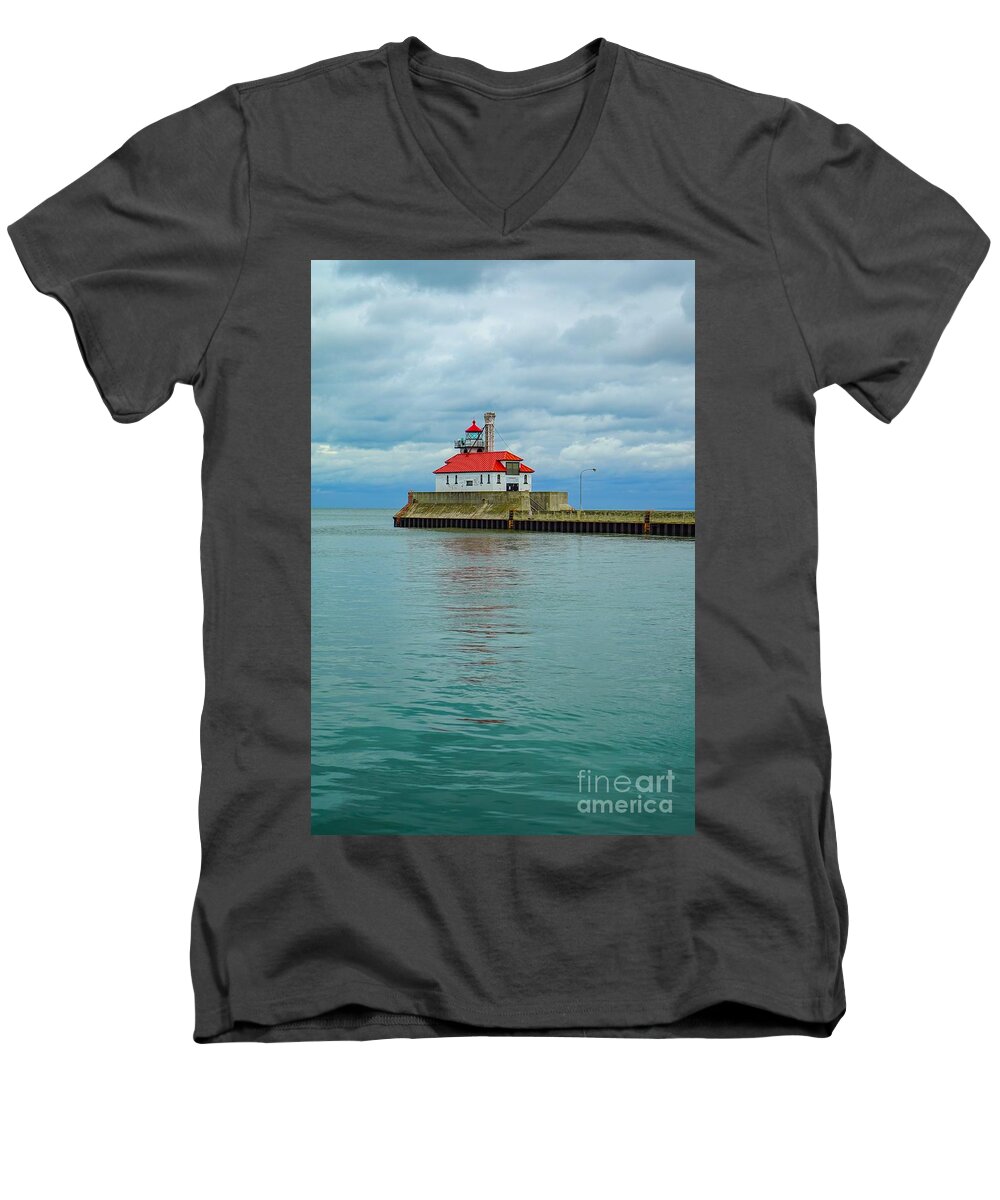 Lighthouse Men's V-Neck T-Shirt featuring the photograph Duluth Lighthouse 2 by Susan Rydberg