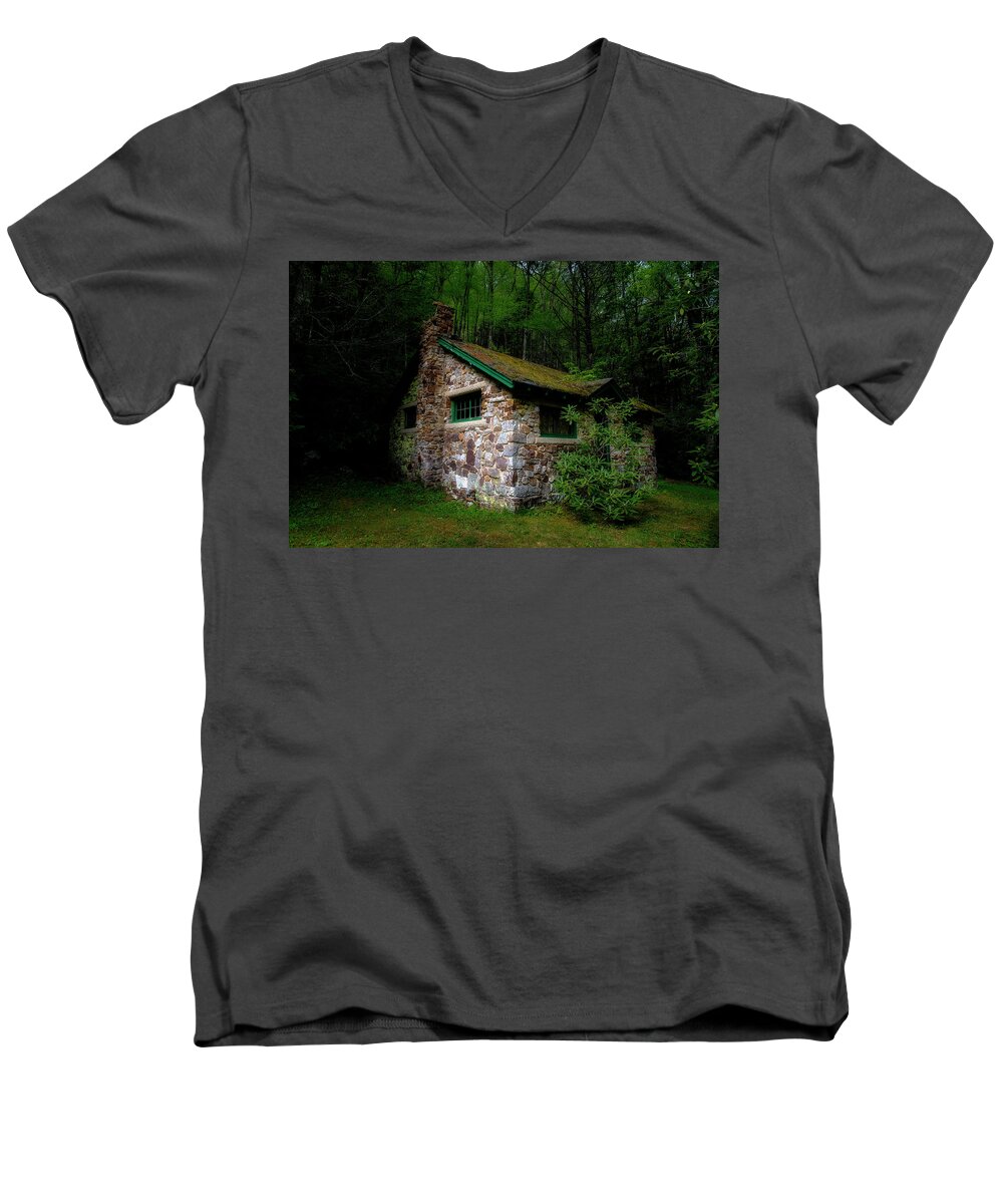 Andy Crawford Men's V-Neck T-Shirt featuring the photograph Middle Earth Cabin by Andy Crawford