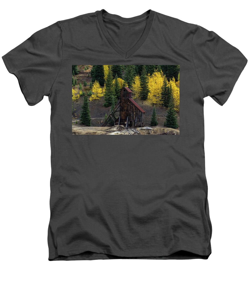 Aspens Men's V-Neck T-Shirt featuring the photograph Yankee Girl Mine - 8764 by Jerry Owens