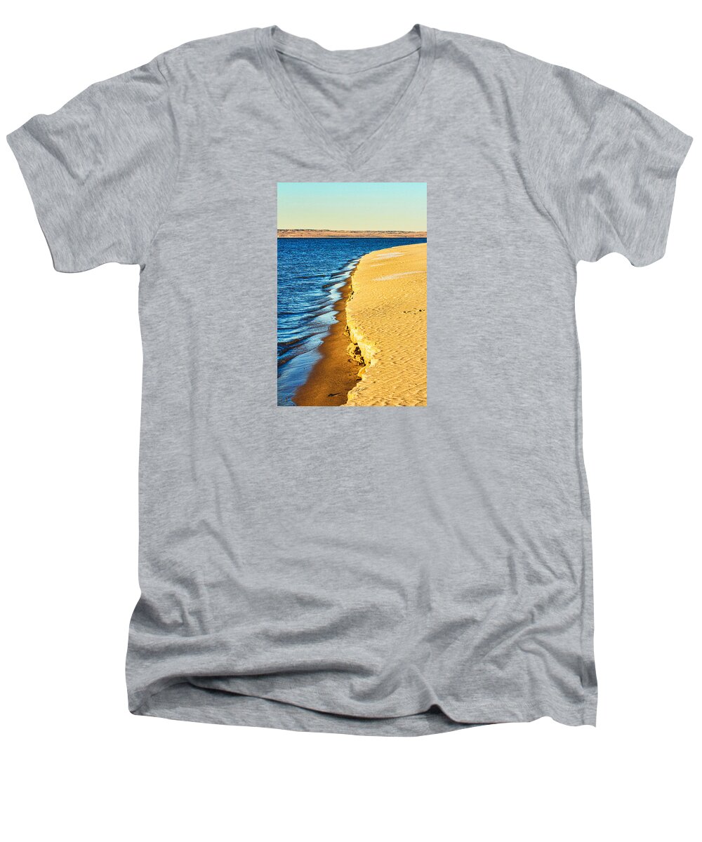 Bill Kesler Photography Men's V-Neck T-Shirt featuring the photograph Early Morning Walk by Bill Kesler