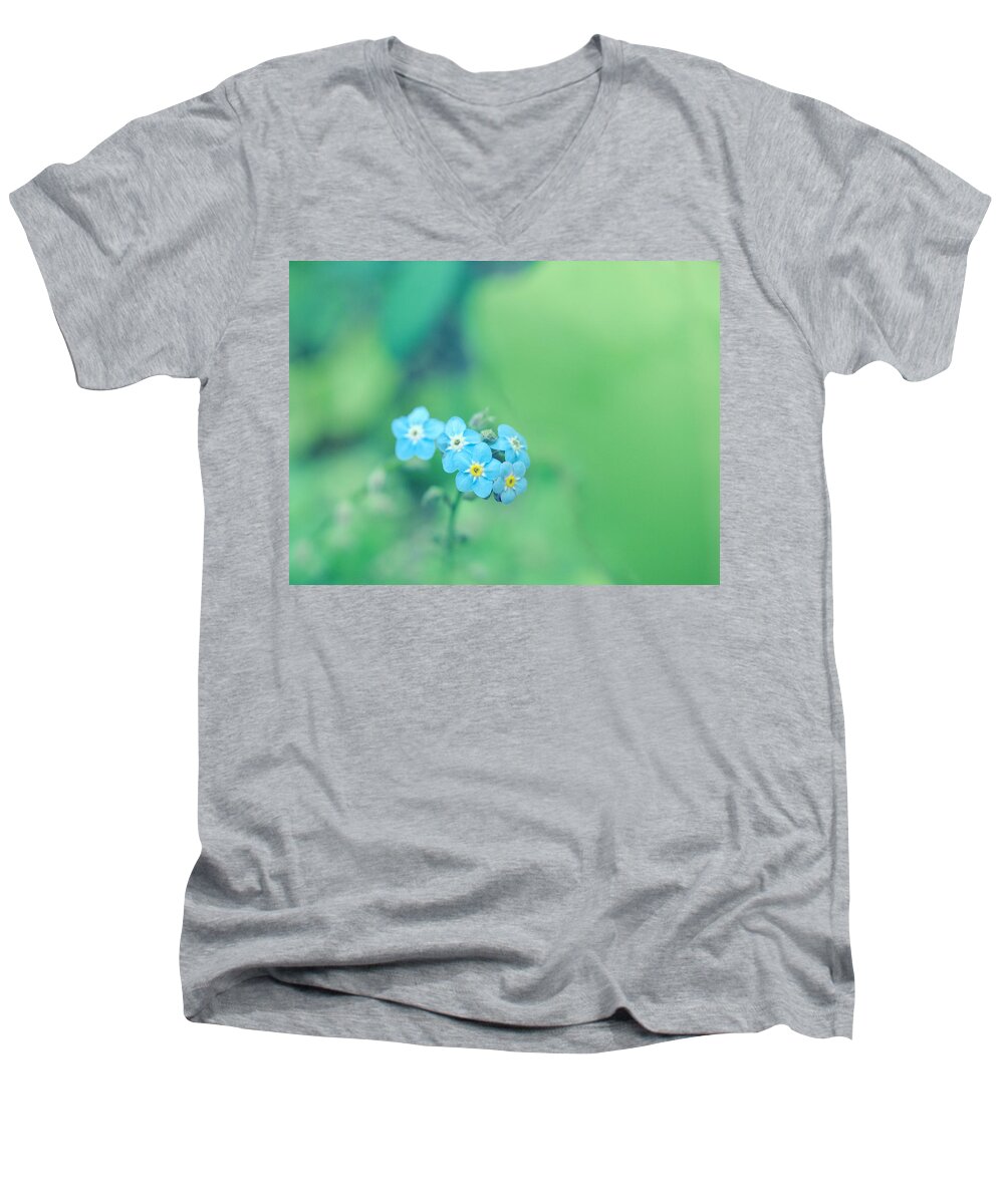 Forget-me-not Men's V-Neck T-Shirt featuring the photograph Froggy by Yuka Kato