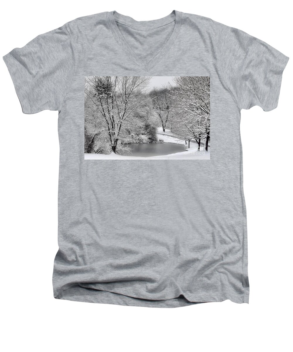 Trees Men's V-Neck T-Shirt featuring the photograph Wonderland by Judy Wolinsky