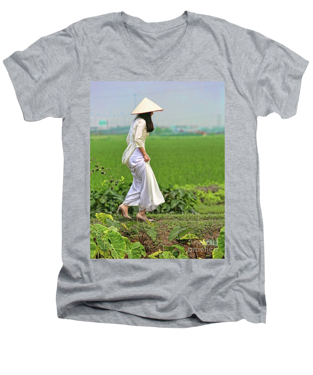 Vietnam Men's V-Neck T-Shirt featuring the photograph Ao Dai II by Chuck Kuhn