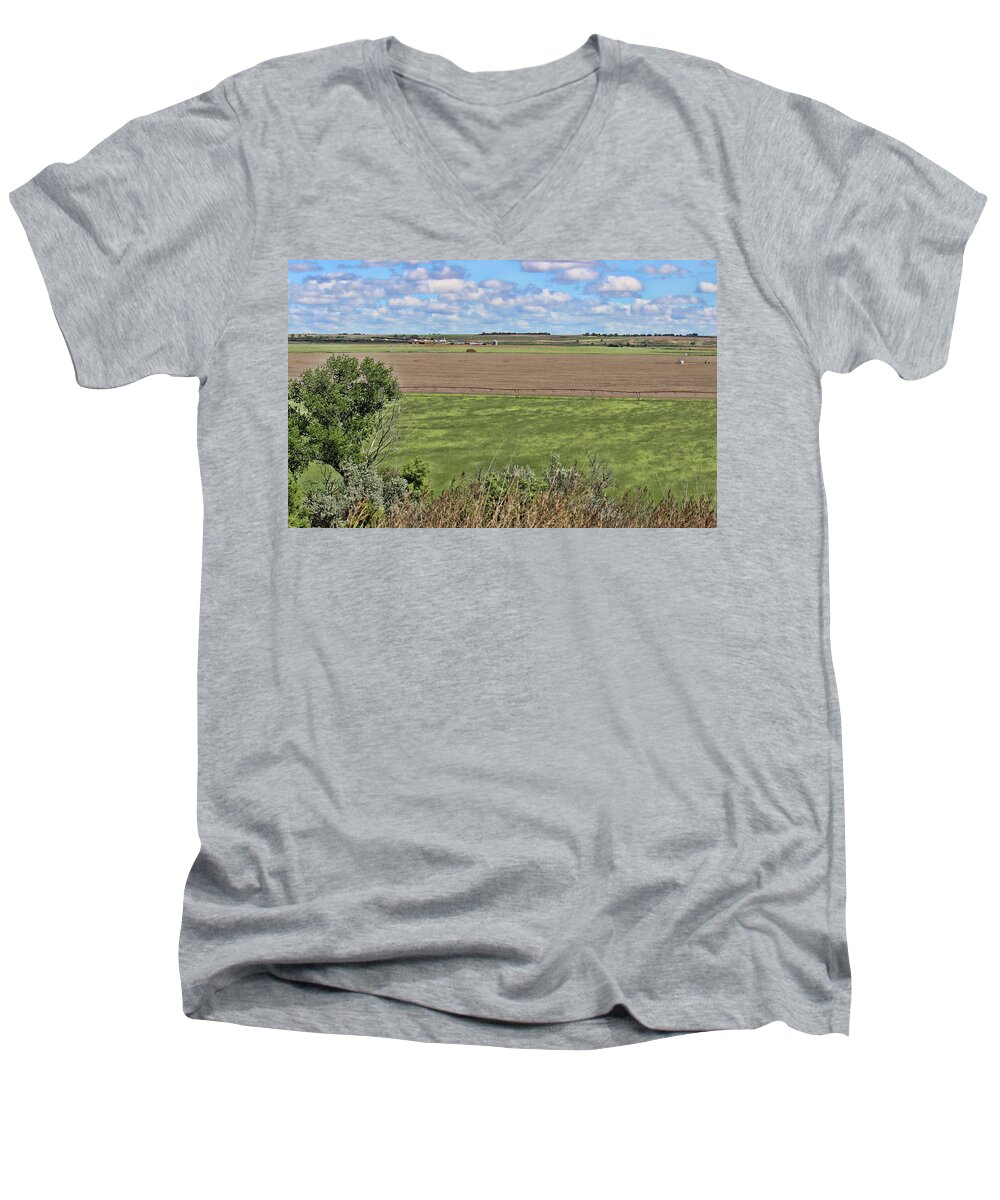 Nebraska Men's V-Neck T-Shirt featuring the photograph Down in the Valley by Sylvia Thornton