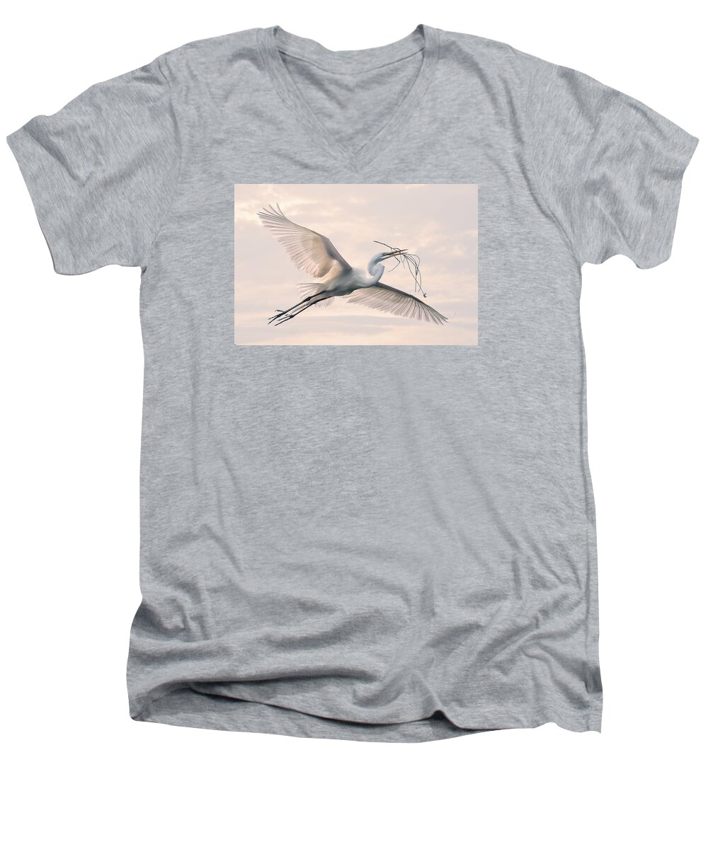 Great Egret Men's V-Neck T-Shirt featuring the photograph Great Egret with nesting material by Brian Tarr