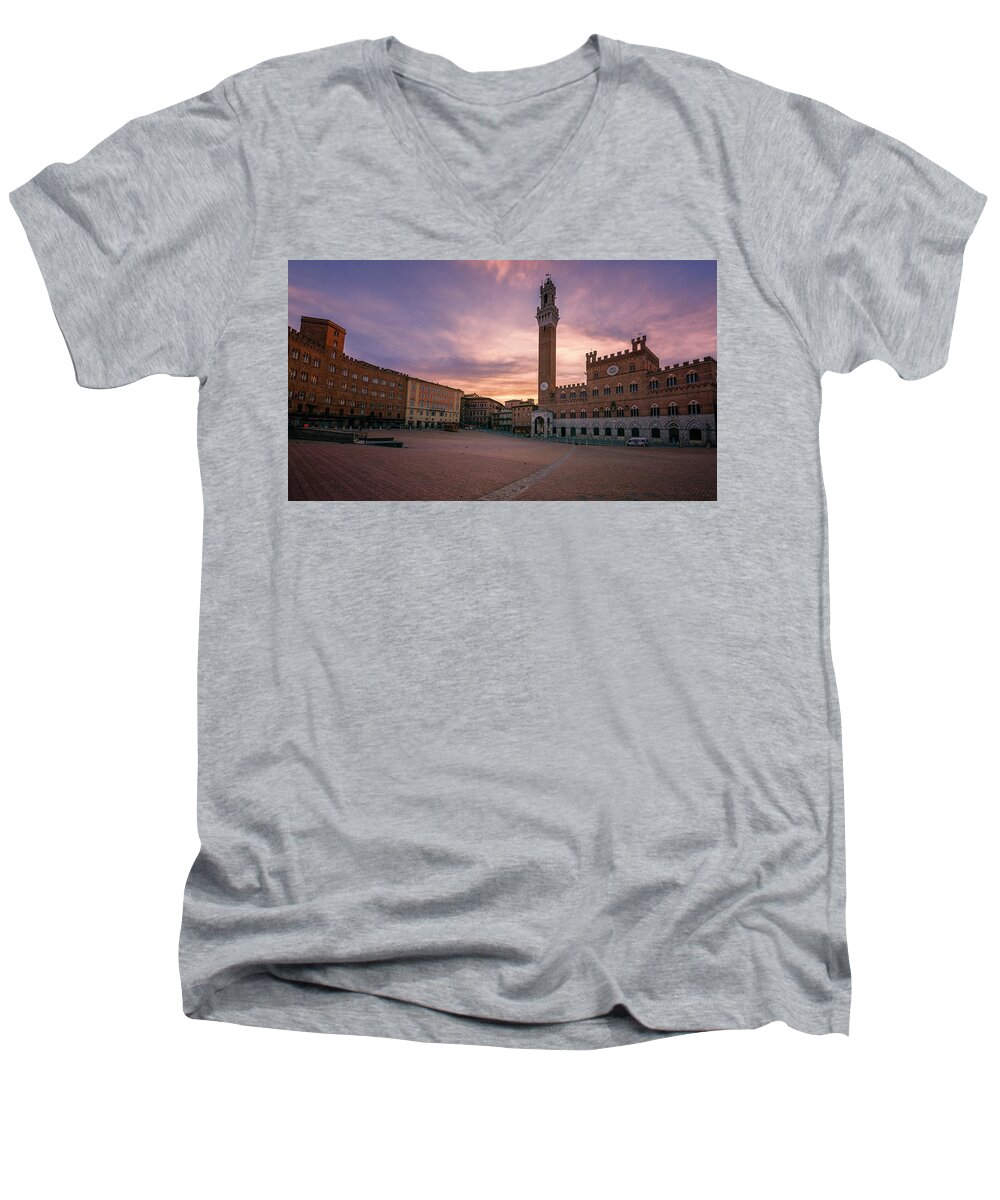 Joan Carroll Men's V-Neck T-Shirt featuring the photograph Il Campo Dawn Siena Italy by Joan Carroll