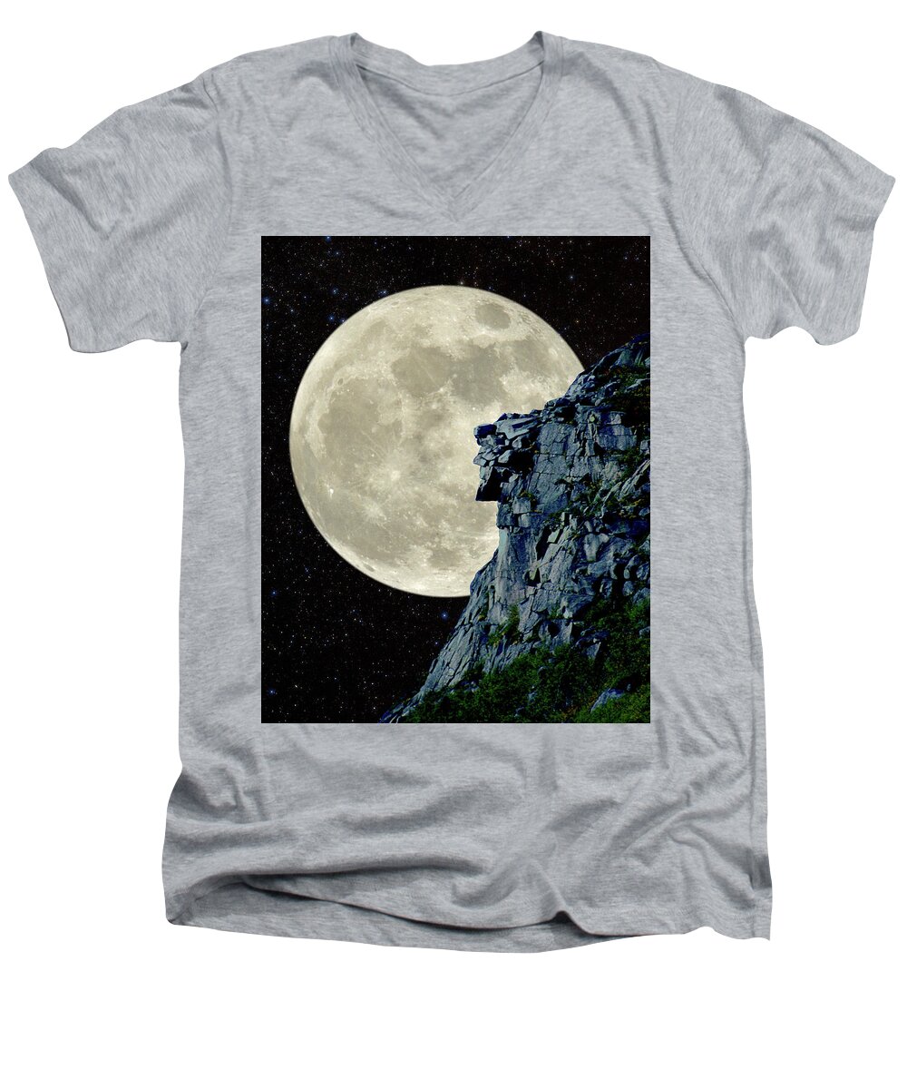 Old Man Old Man Of The Mountain Nh New Hampshire Moon Full Moon Lunar Astronomy Composite Men's V-Neck T-Shirt featuring the photograph Man in the Moon Meets Old Man of the Mountain Vertical by Larry Landolfi