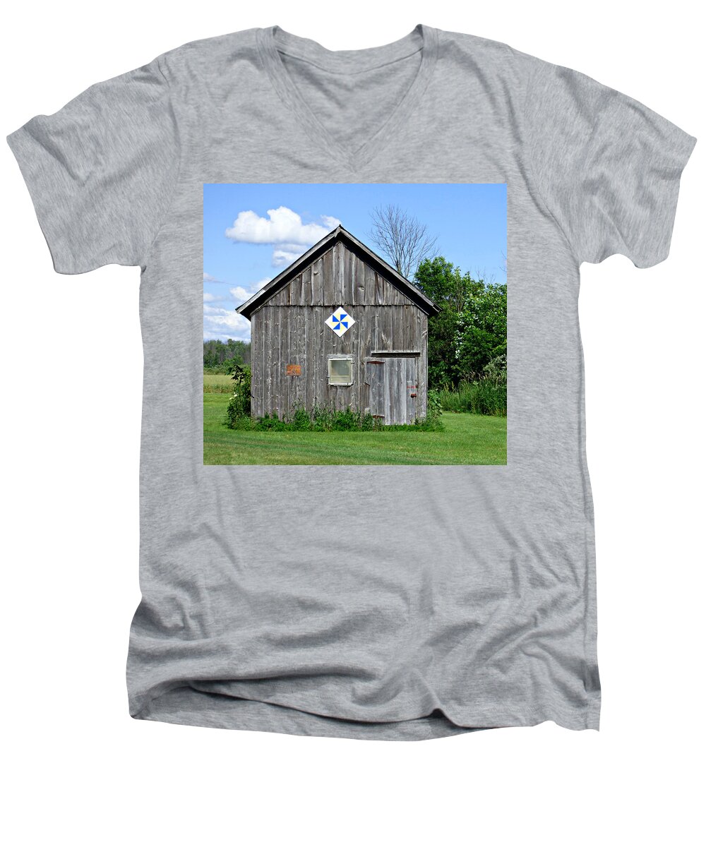 Barn Men's V-Neck T-Shirt featuring the photograph Quilting In Hart by Scott Ward
