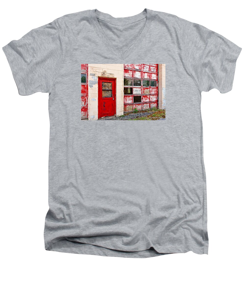 Christopher Holmes Photography Men's V-Neck T-Shirt featuring the photograph Retired Garage by Christopher Holmes