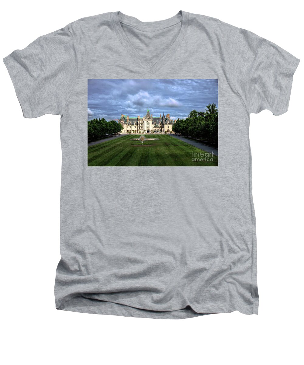 King Men's V-Neck T-Shirt featuring the photograph The Biltmore by Ed Taylor