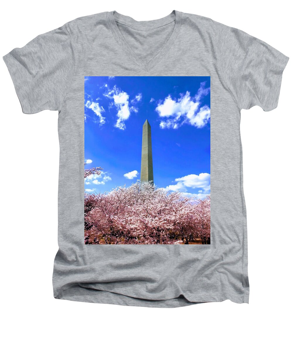 Washington Monument Men's V-Neck T-Shirt featuring the photograph Washington Monument Cherry Blossoms by Chris Montcalmo
