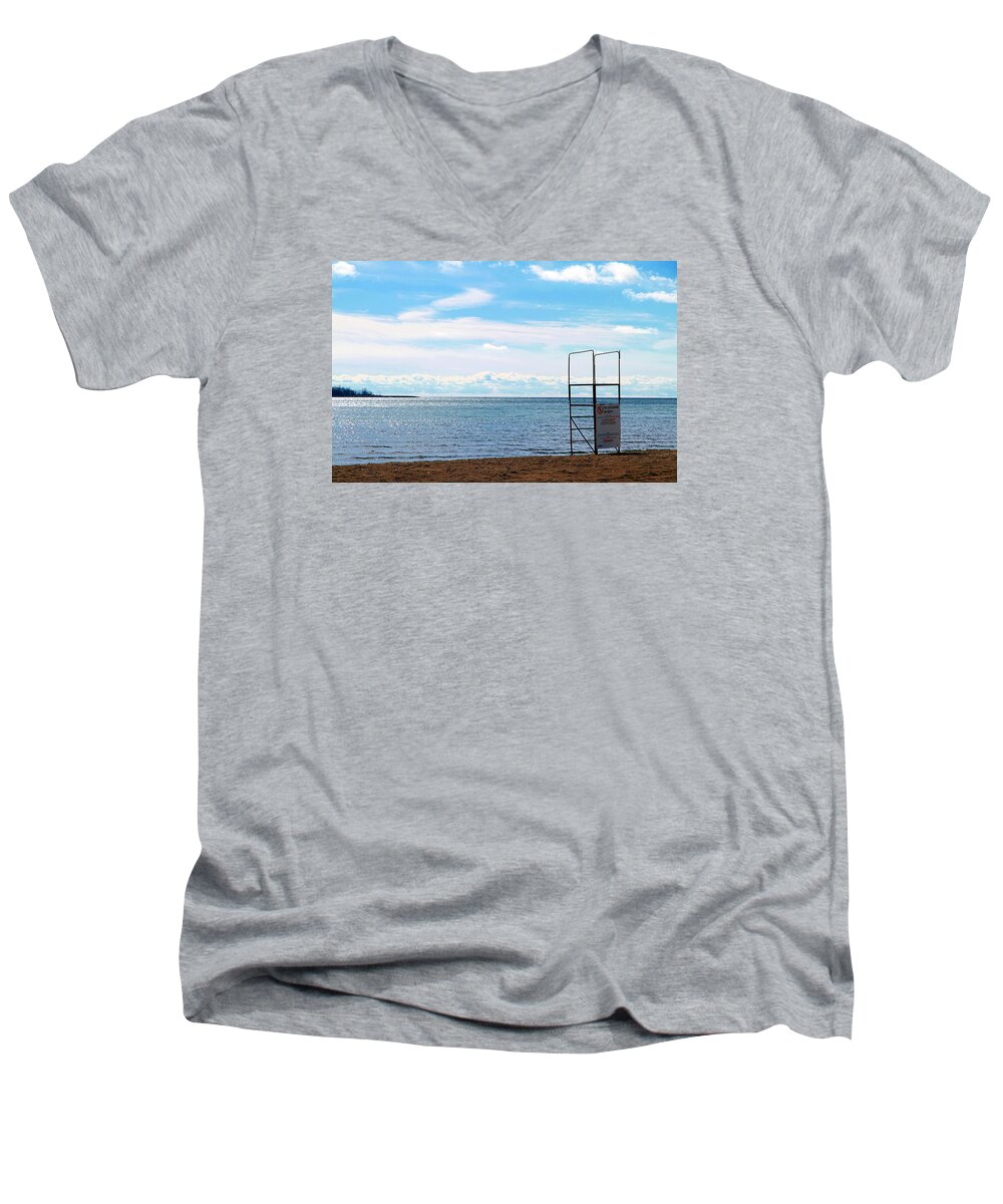 An Empty Beach In Toronto Men's V-Neck T-Shirt featuring the photograph Winter Beach by Valentino Visentini