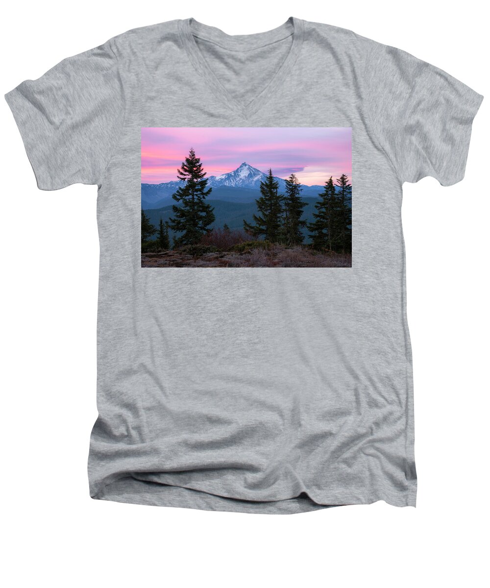 Mountain Jefferson Sunrise Oregon Pink Landscape Men's V-Neck T-Shirt featuring the photograph Jefferson Rise by Andrew Kumler