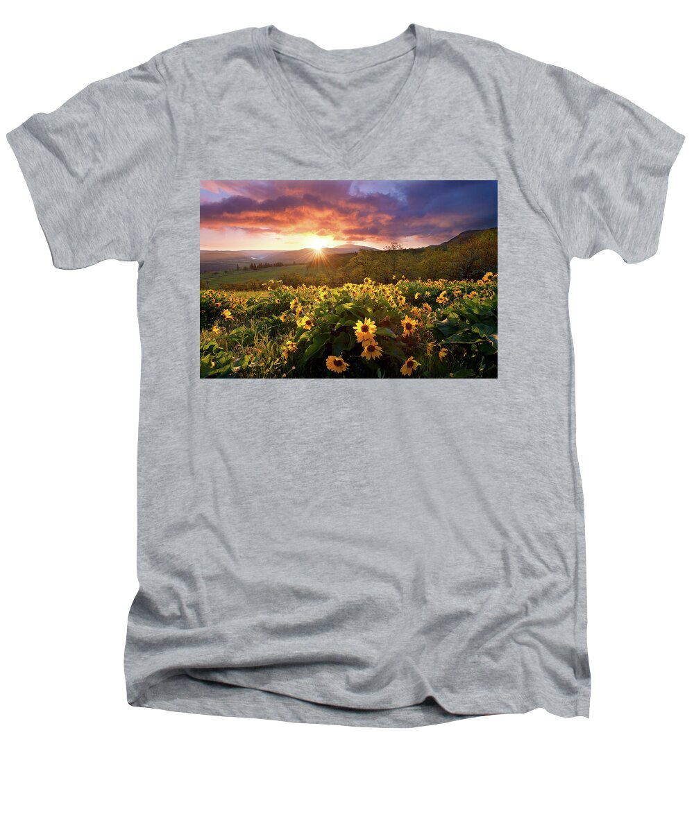 Landscape Flowers Morning Sunrise Clouds Sunlight Light Rays Men's V-Neck T-Shirt featuring the photograph Morning Rays by Andrew Kumler