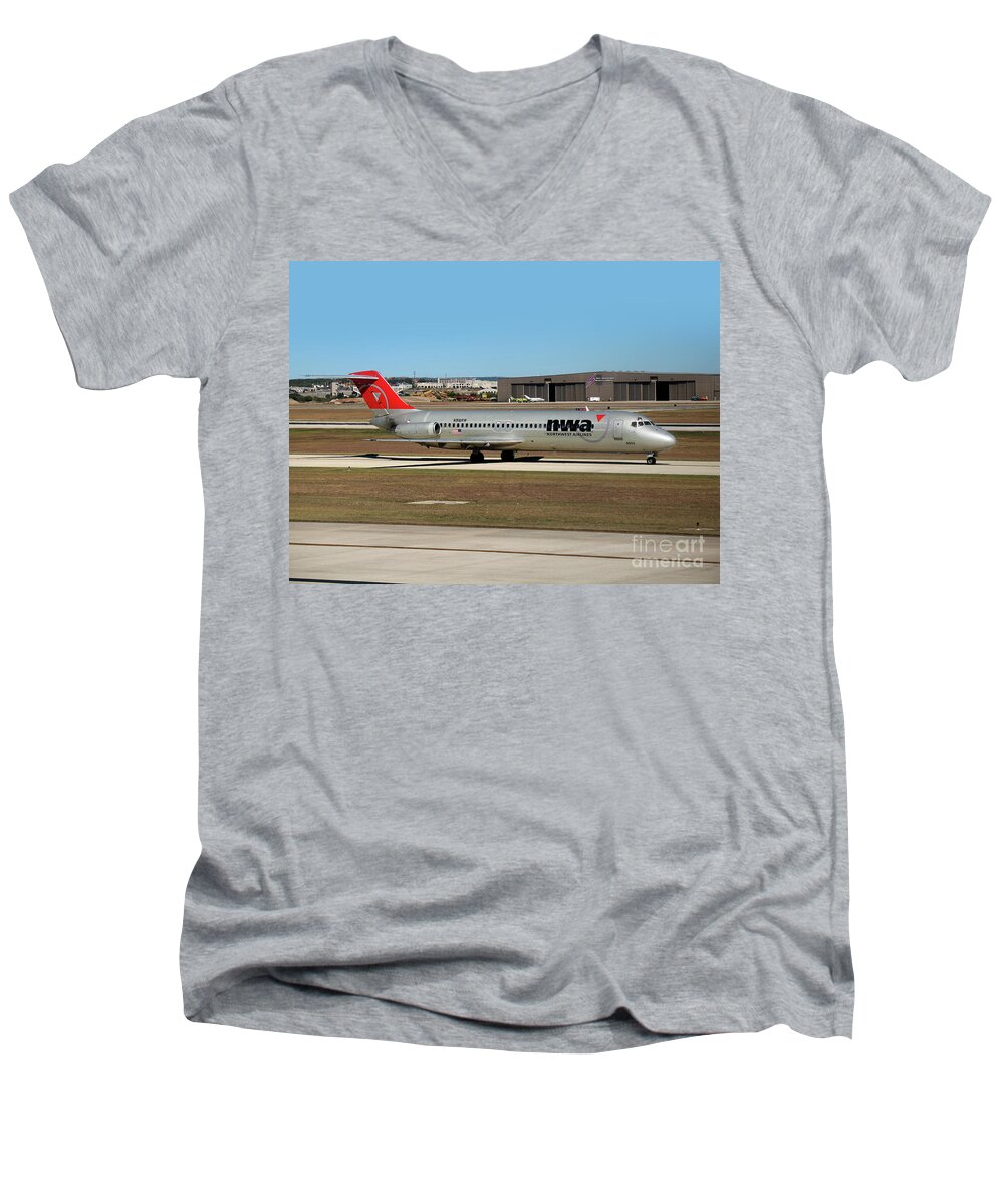 N936rw Men's V-Neck T-Shirt featuring the photograph N936RW, Douglas DC-9-31, San Antonio, Northwest Airlines NWA, JT by Wernher Krutein
