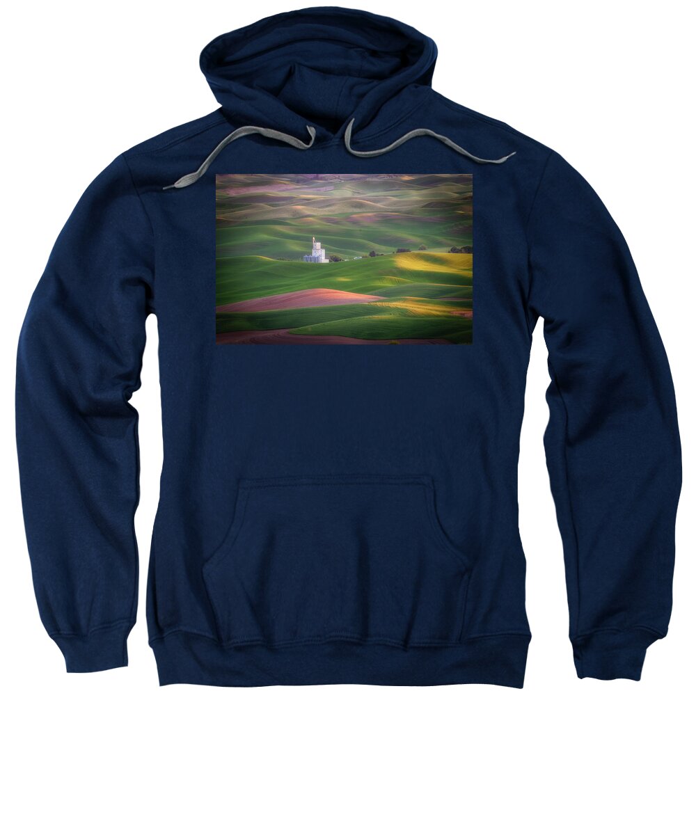 Agriculture Sweatshirt featuring the photograph Sunrise from Steptoe butte. by Usha Peddamatham