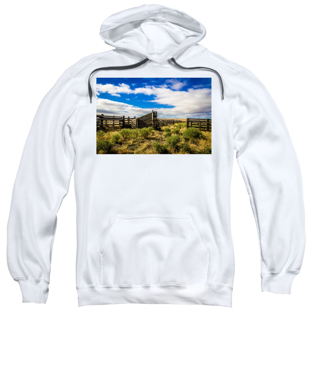 Landscape Sweatshirt featuring the photograph Cattle Loader by Bruce Bottomley