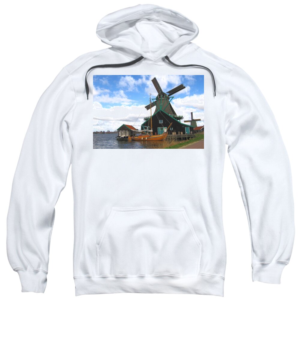 1475 Sweatshirt featuring the photograph Dutch Windmill by Gordon Elwell