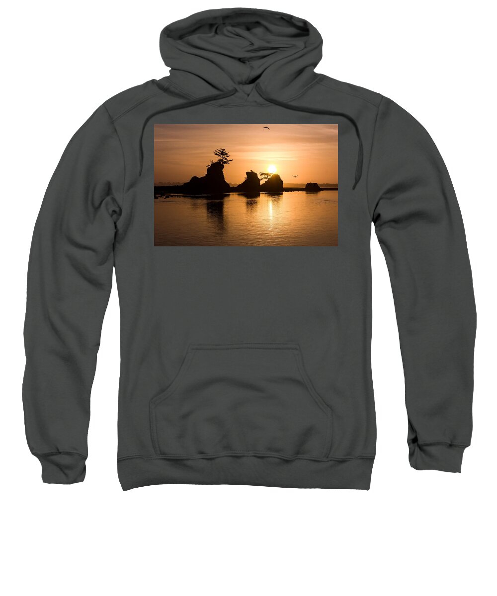 Siletz Bay Sweatshirt featuring the photograph Siletz Sunset 0012 by Kristina Rinell