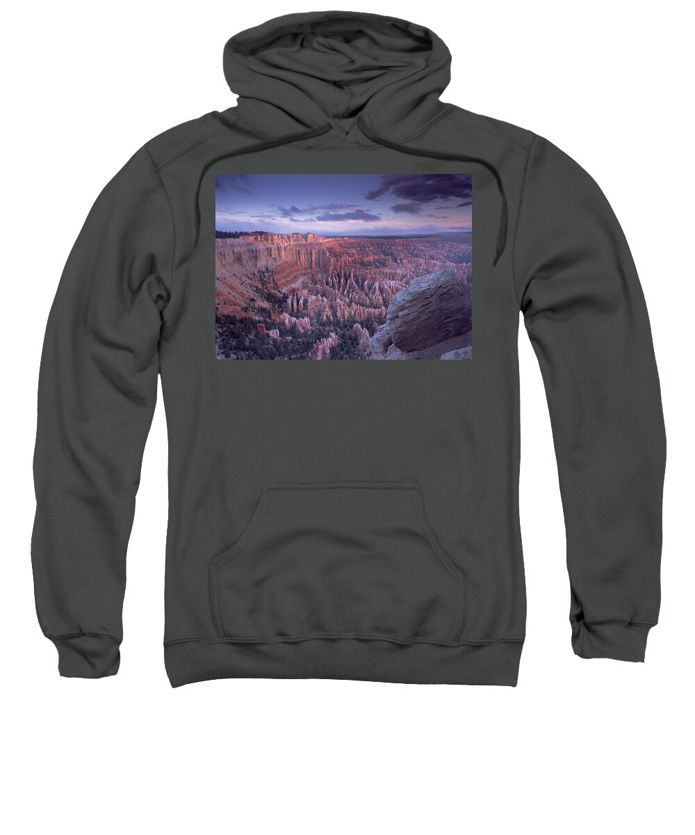 00173389 Sweatshirt featuring the photograph Amphitheater From Bryce Point Bryce by Tim Fitzharris