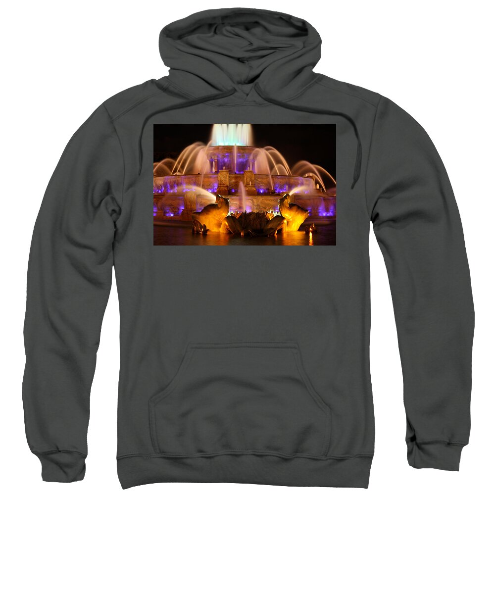 Buckingham Fountain Sweatshirt featuring the photograph Buckingham Fountain at Night by Laura Kinker