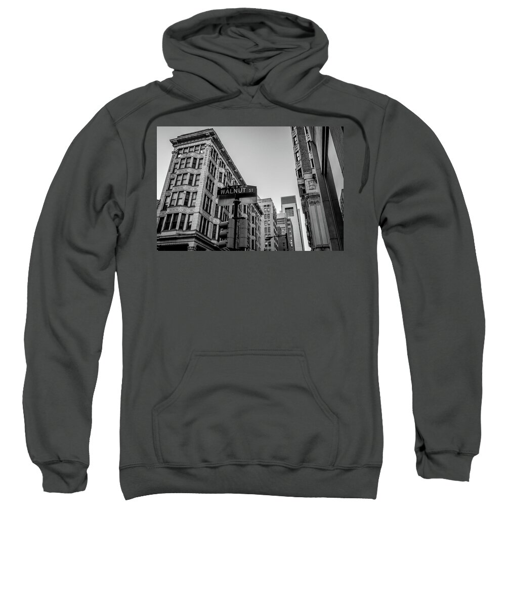 Walnut Street Philadelphia Sweatshirt featuring the photograph Philadelphia Urban Landscape - 0980 by David Sutton