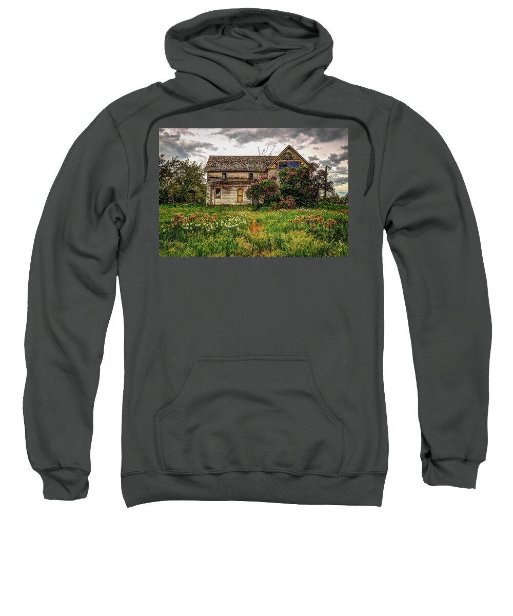 Old Sweatshirt featuring the photograph Southwick Farmhouse by Brad Stinson