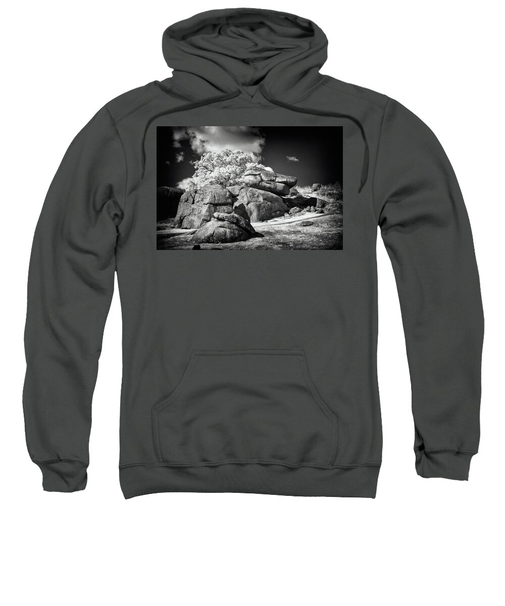 Dir-cw-0032-b Sweatshirt featuring the photograph Devils Den - Gettysburg by Paul W Faust - Impressions of Light