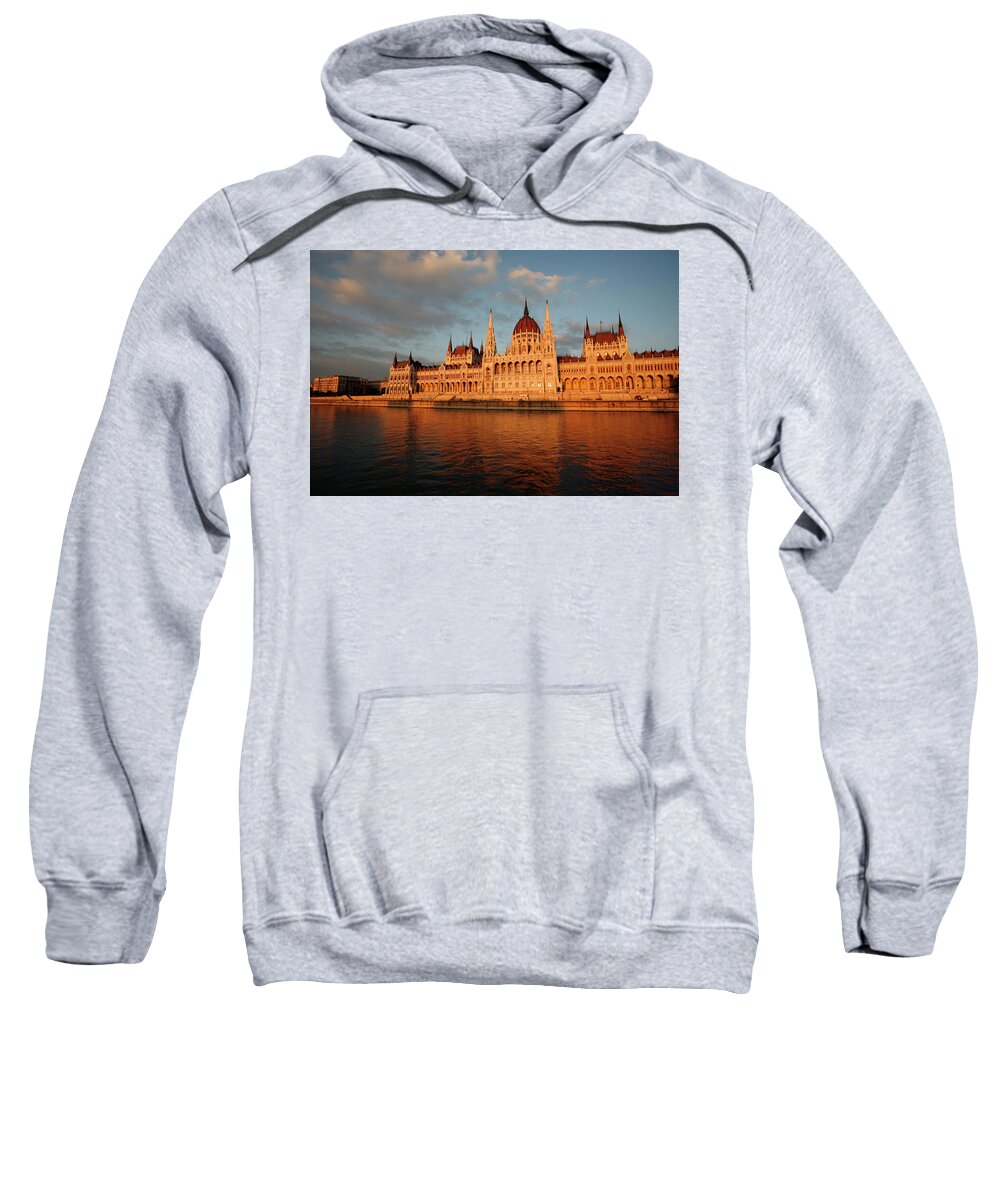 Let at forstå Isolere i stedet Budapest, Capital Of Hungary Adult Pull-Over Hoodie by Ralph Talmont -  Pixels