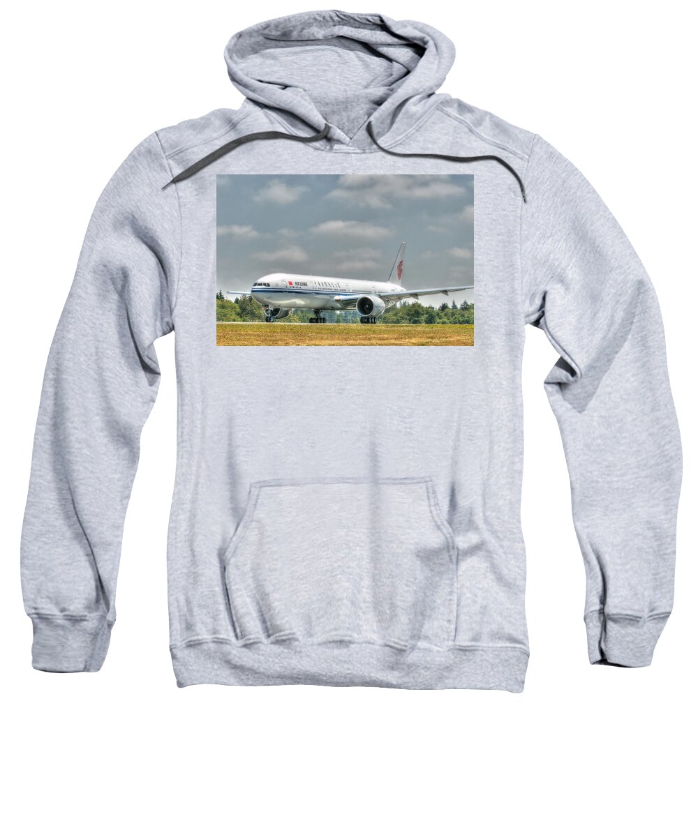 Boeing Sweatshirt featuring the photograph Air China 777 by Jeff Cook