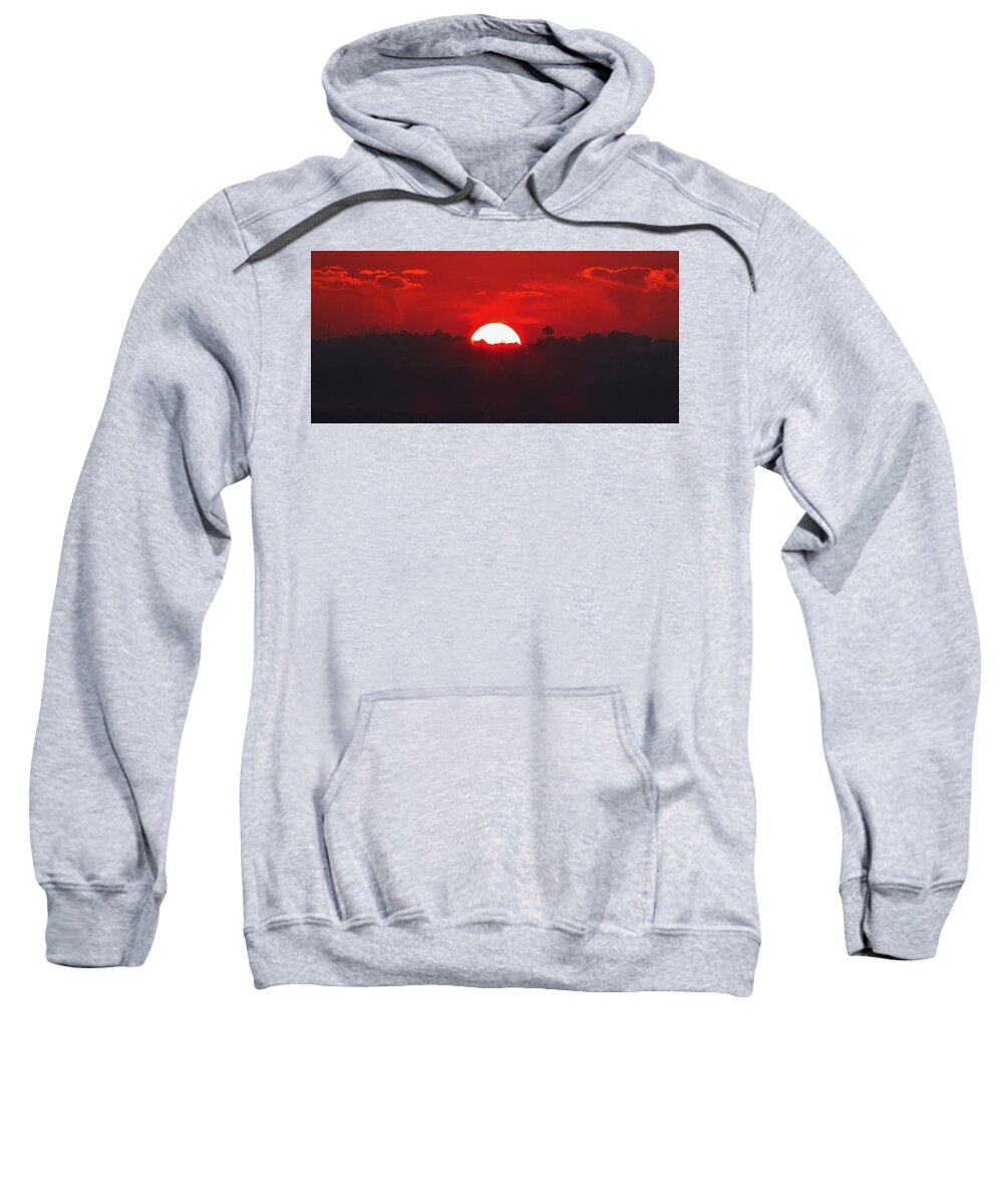 Hudson Valley Landscapes Sweatshirt featuring the photograph The Sun Rises #2 by Thomas McGuire