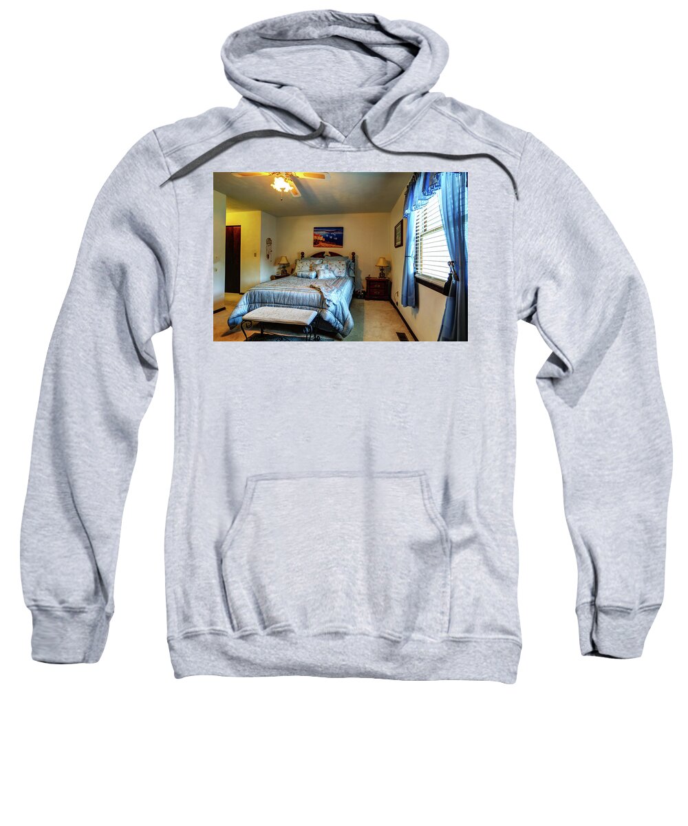 Real Estate Photography Sweatshirt featuring the photograph Mt Vernon Master Bedroom by Jeff Kurtz