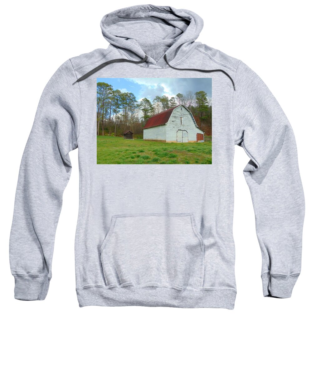 Vintage Sweatshirt featuring the photograph Pinson Farm Barn by Richie Parks