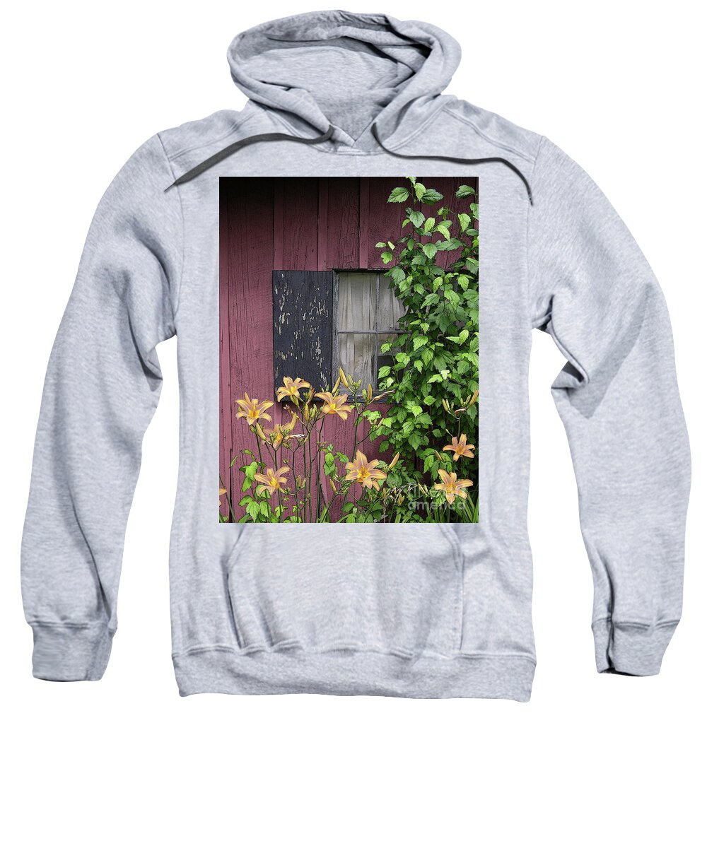 Guest House Sweatshirt featuring the photograph Old Guest House by Randall Dill