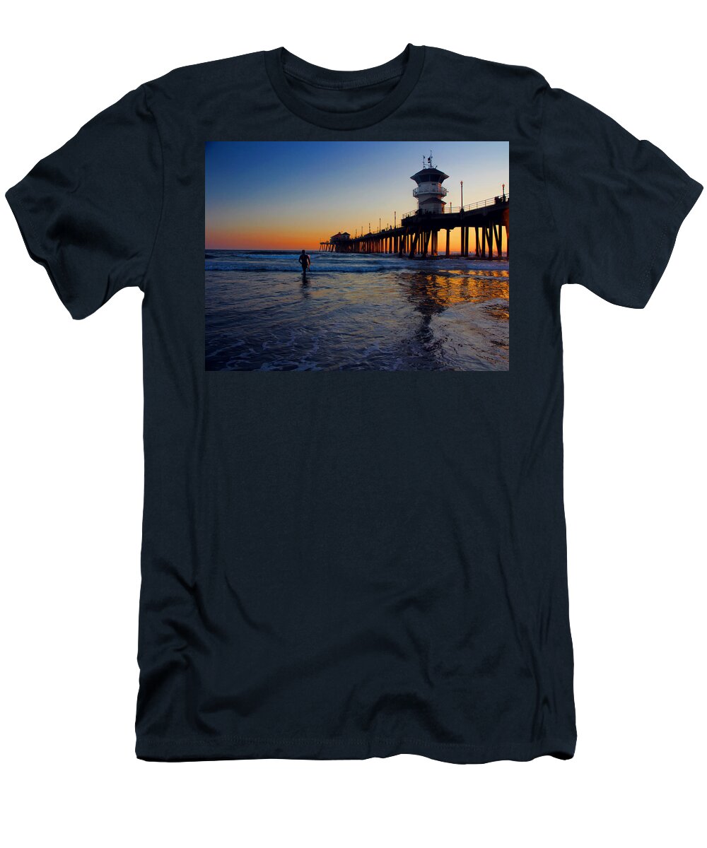 Pier T-Shirt featuring the photograph Last wave by Tammy Espino