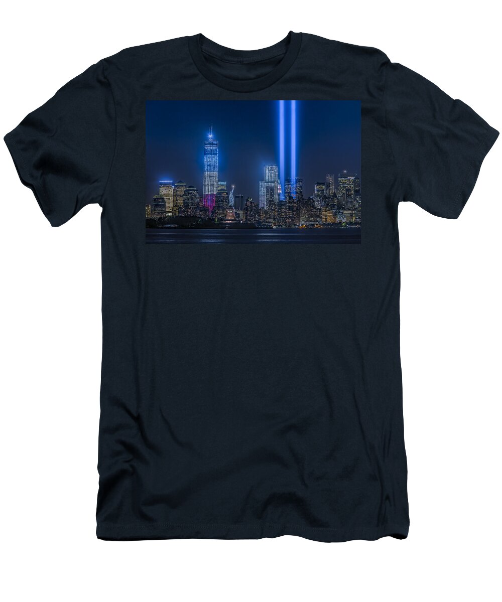 Tribute In Light T-Shirt featuring the photograph New York City Tribute In Lights by Susan Candelario