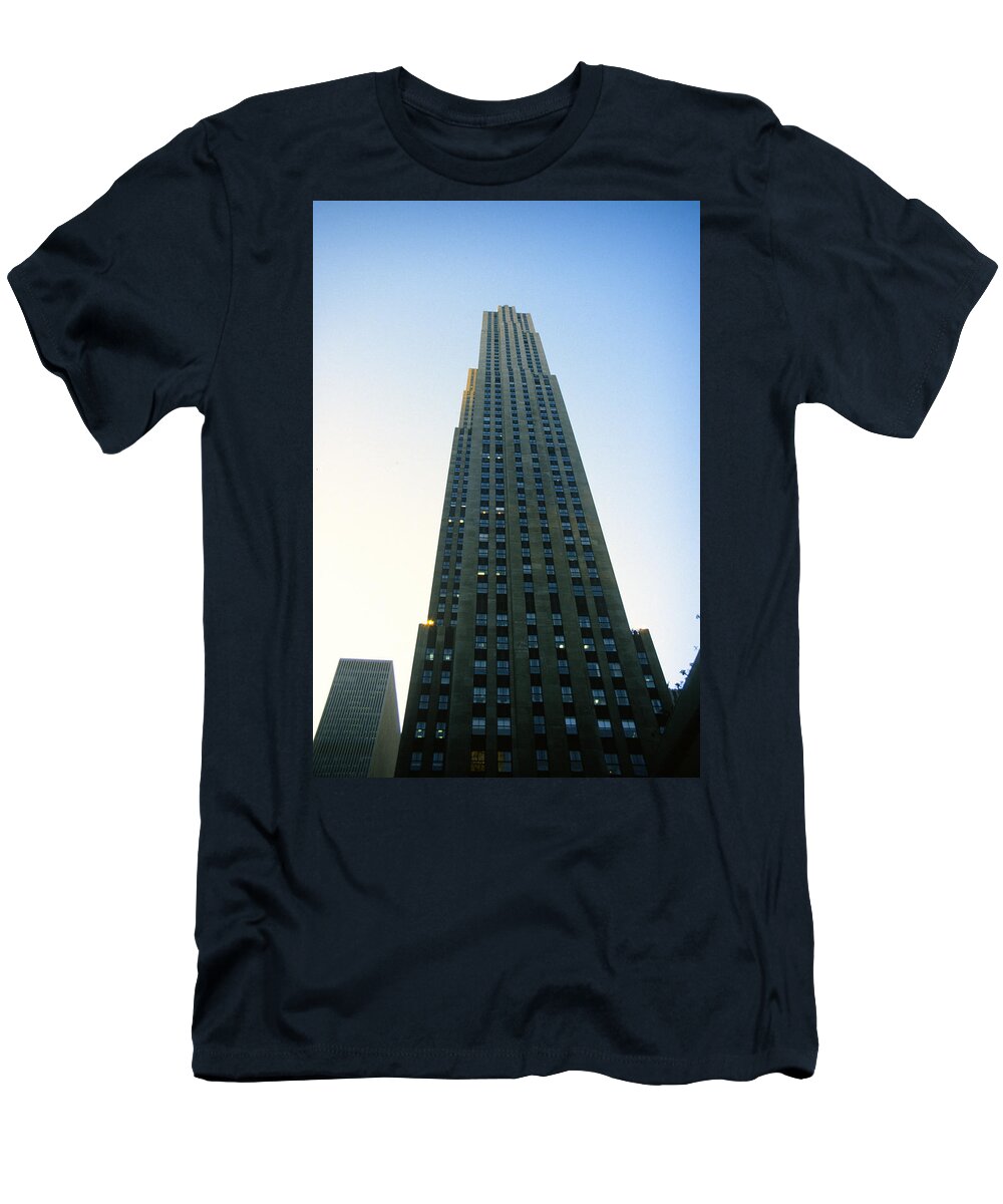 Rockefeller T-Shirt featuring the photograph 1984 Rockefeller Centre Building by Gordon James