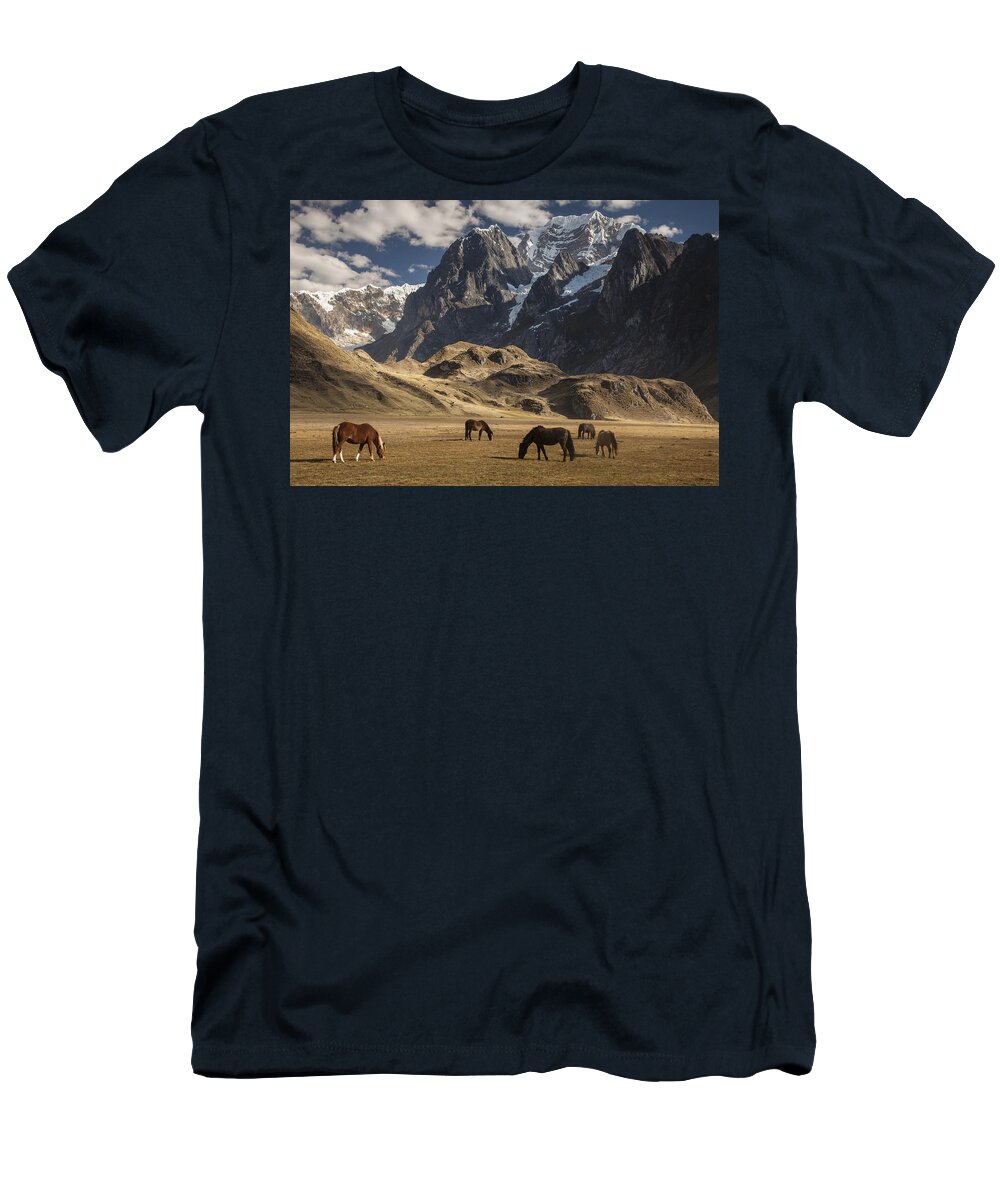 00498204 T-Shirt featuring the photograph Horses Grazing Under Siula Grande by Colin Monteath