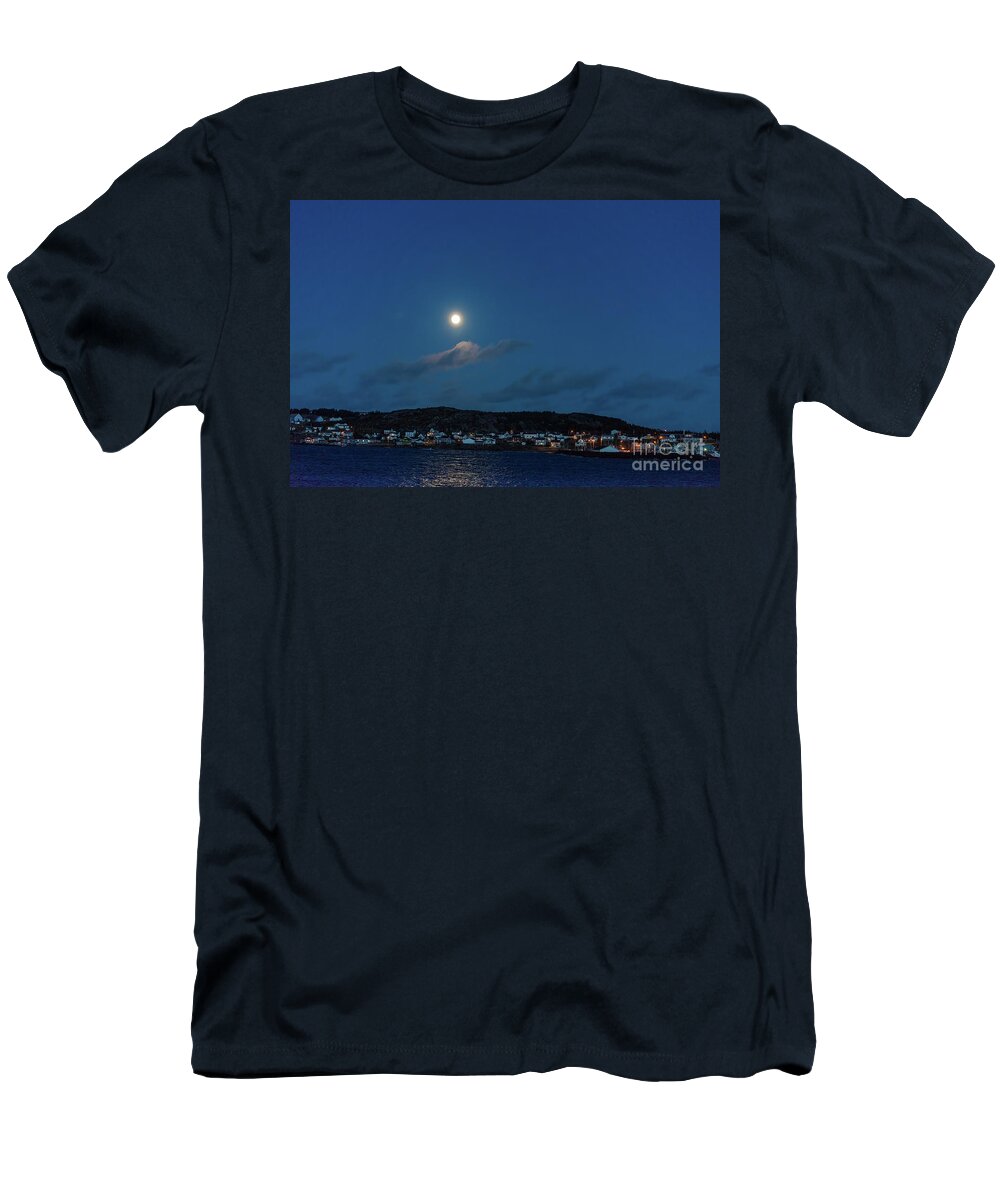 Twillingate T-Shirt featuring the photograph Moon over Twillingate by Les Palenik