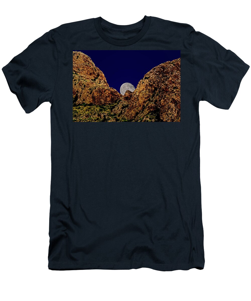 Myhaver Photography T-Shirt featuring the photograph Peak Full Moon h03 by Mark Myhaver