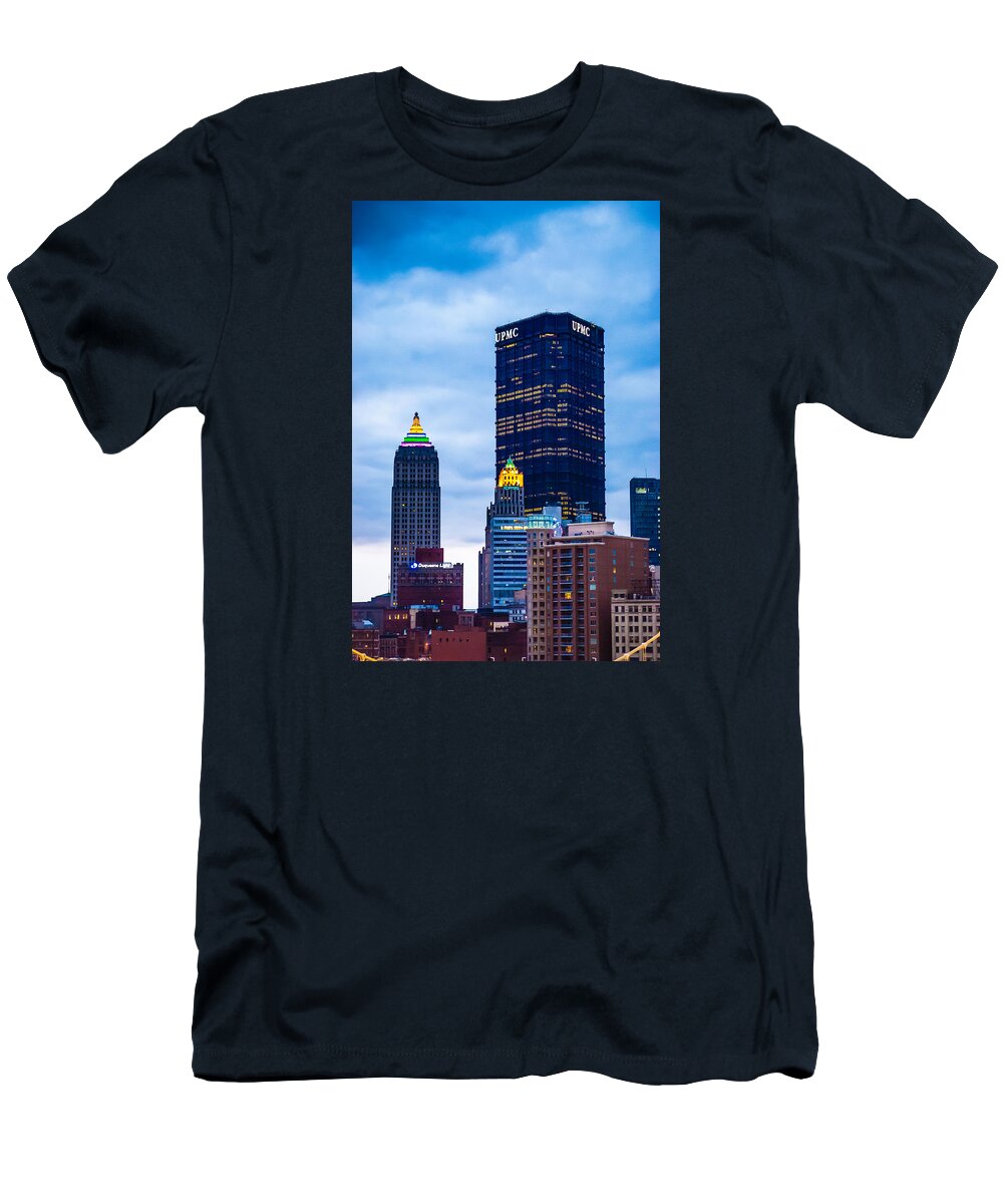 Pittsburgh T-Shirt featuring the photograph Pittsburgh - 7012 by Gordon Sarti