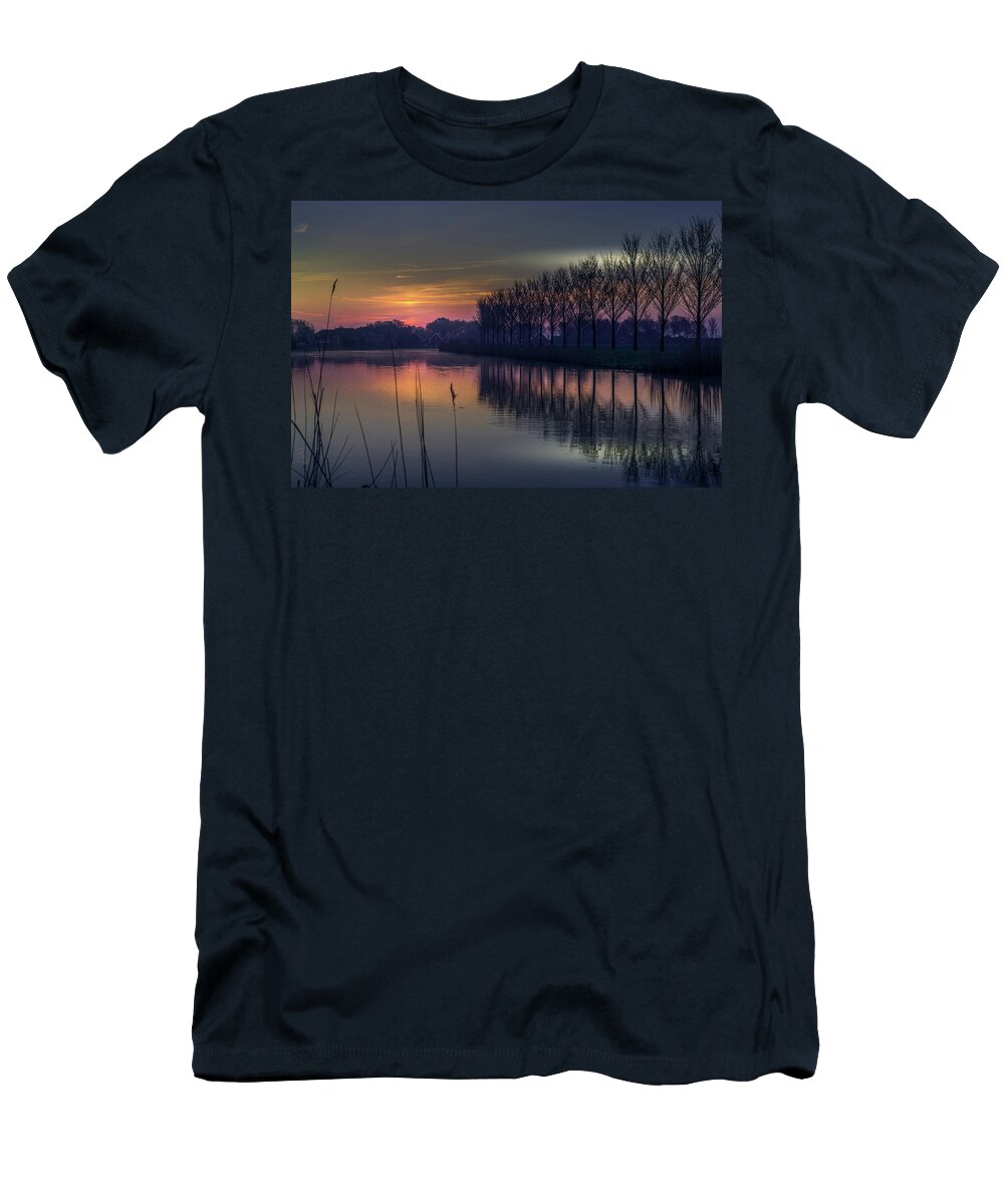 Canal T-Shirt featuring the photograph The day begins by Sue Leonard
