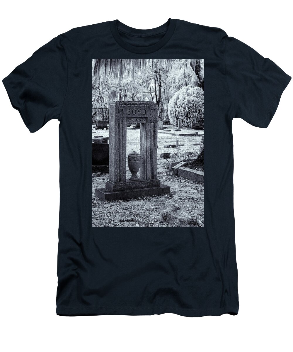 Marietta Georgia T-Shirt featuring the photograph Bonaventure Cemetery II by Tom Singleton
