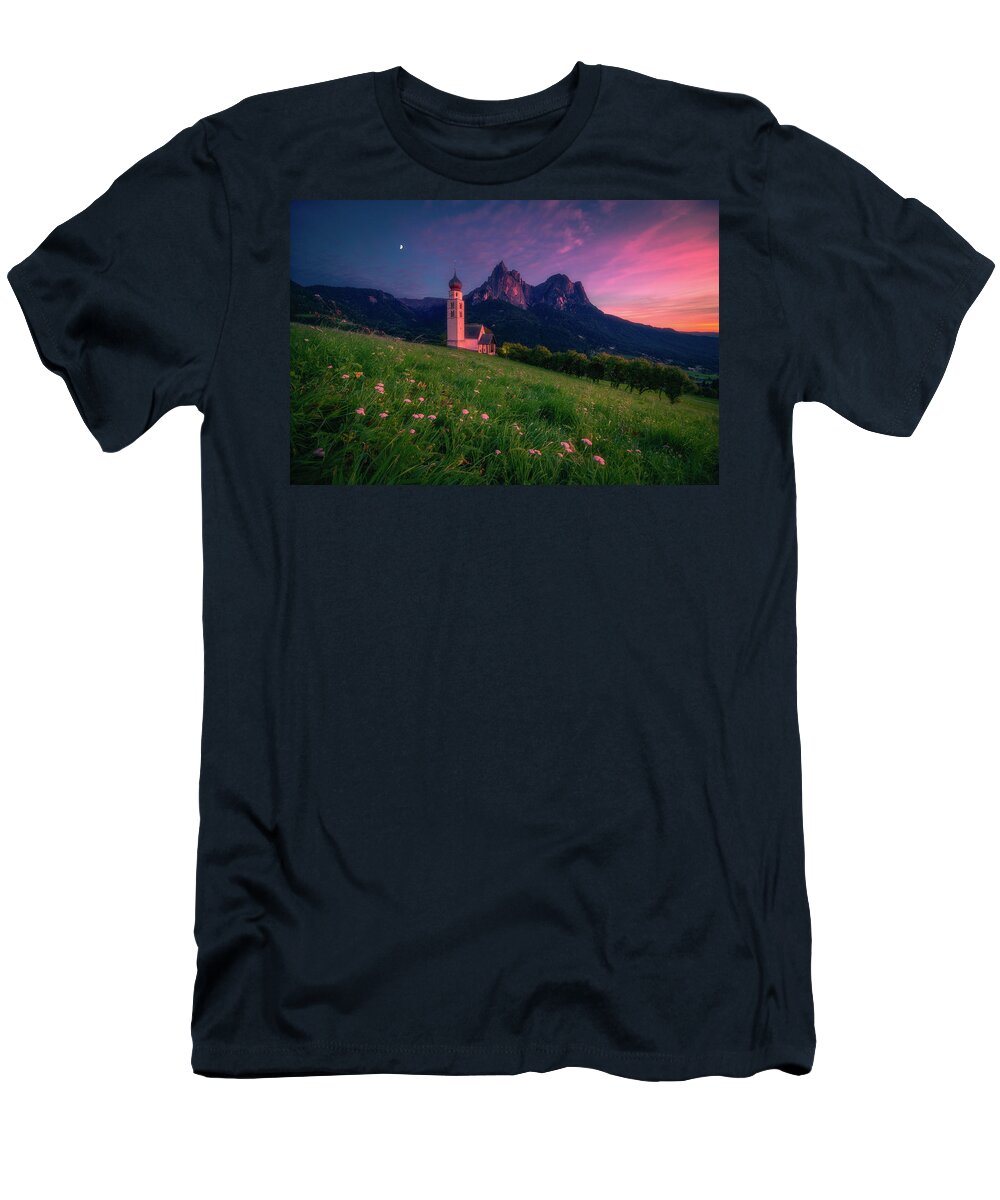 Mountain T-Shirt featuring the photograph Siusi Sunset by Henry w Liu