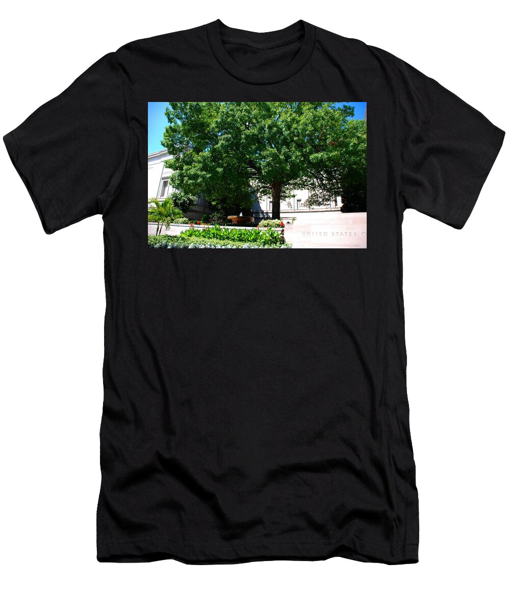 Washington T-Shirt featuring the photograph National Gallery of Art #1 by Kenny Glover