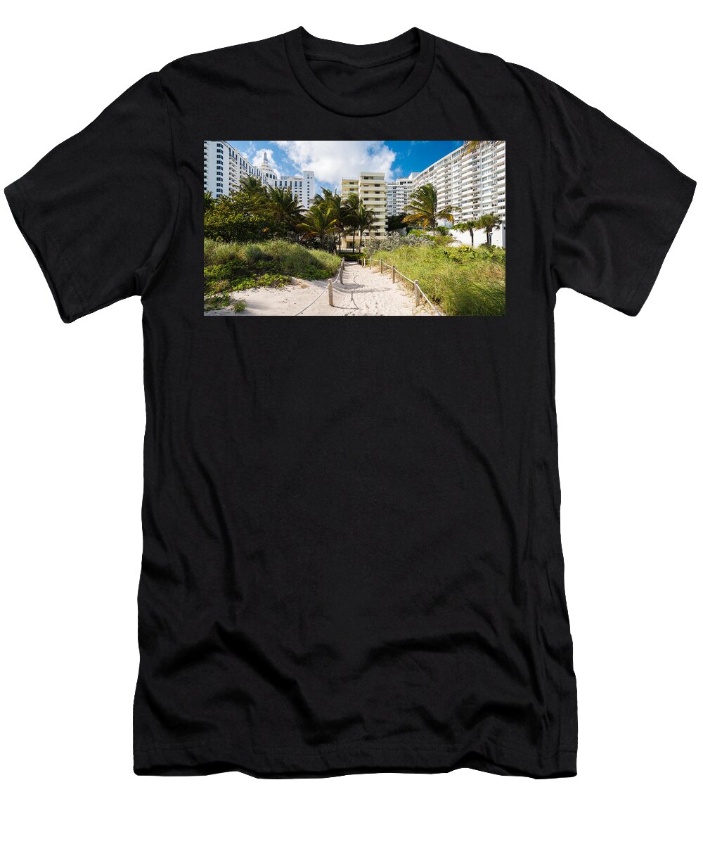 Architecture T-Shirt featuring the photograph Miami Beach #20 by Raul Rodriguez