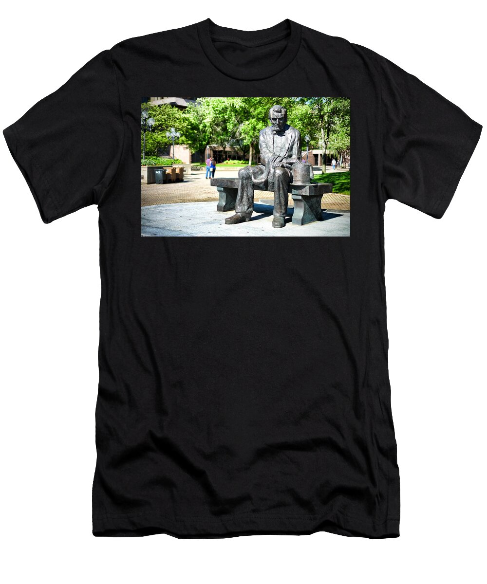 Abraham Lincoln Monument T-Shirt featuring the photograph Abraham Lincoln Monument by Klm Studioline